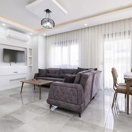 Villa Secluded With Private Pool In